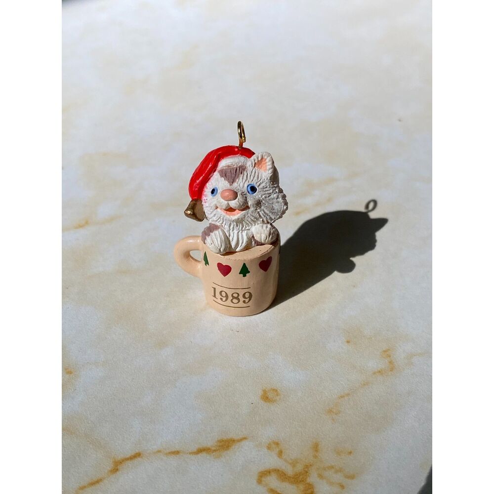 Vintage Hallmark Collector’s Club Miniature Ornament Sitting Purrty 1989